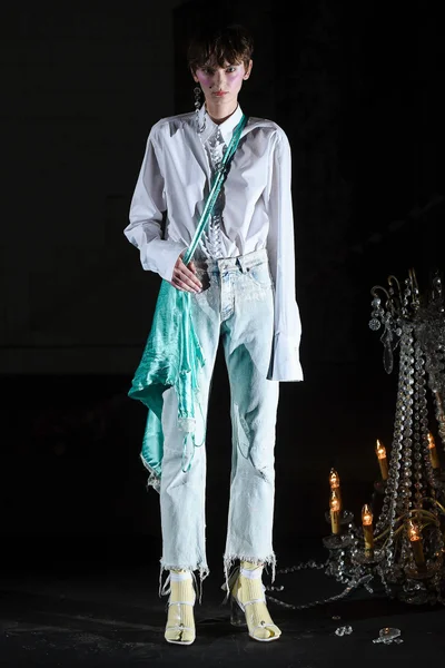 Look 8